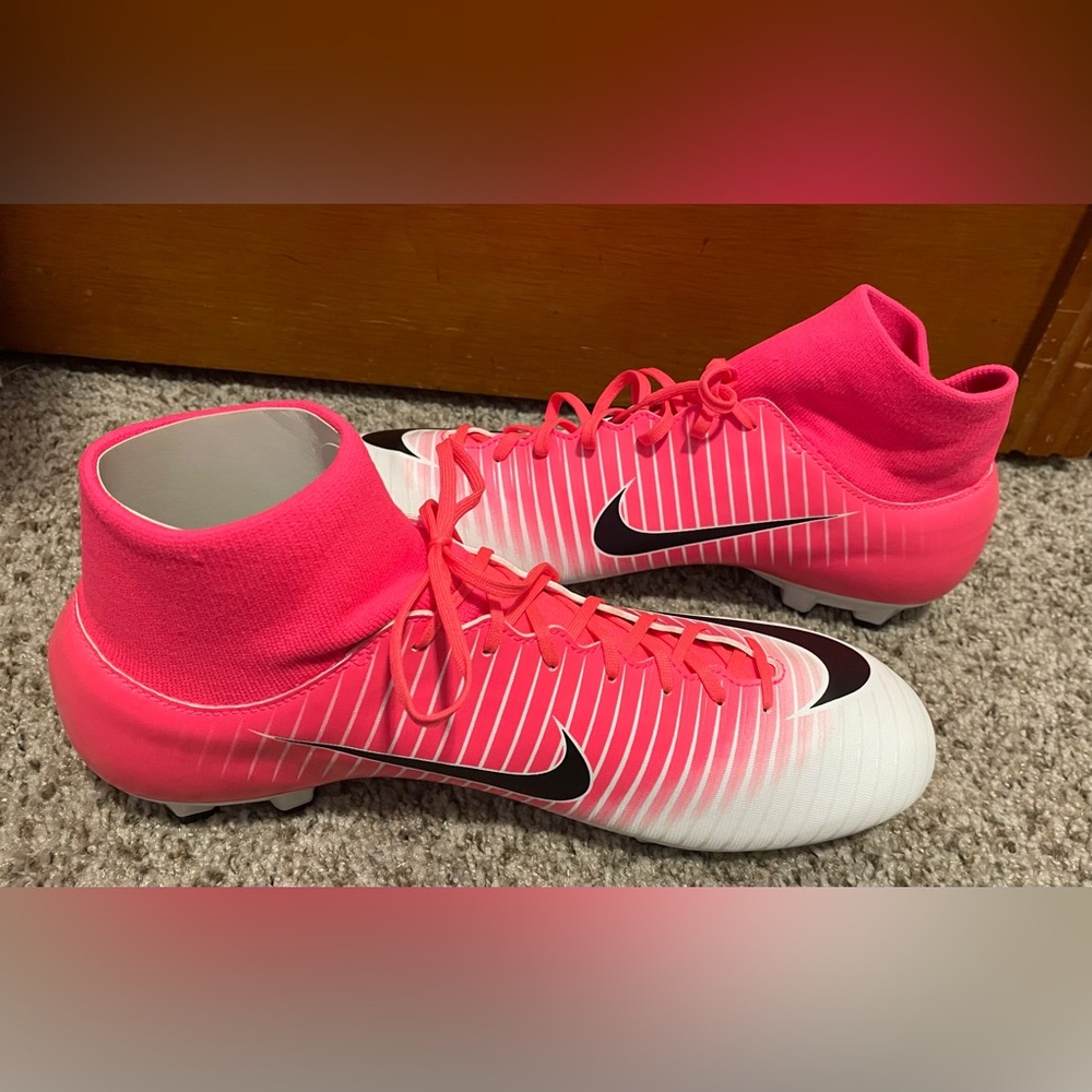 Nike Mercurial Victory CR7 Soccer Cleats Never Worn